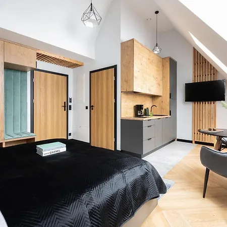 Aparthotel Wrota Chalubinskiego 4*