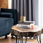 Lägenhetshotell Wrota Chalubinskiego 4*