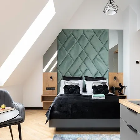 Wrota Chałubińskiego Hotel apartamentowy *