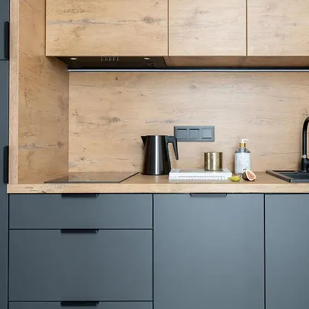 Wrota Chalubinskiego 4*