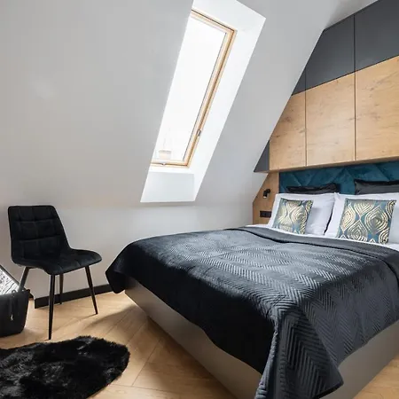 Aparthotel Wrota Chalubinskiego *