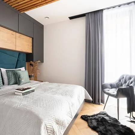 Hotel apartamentowy Wrota Chałubińskiego *