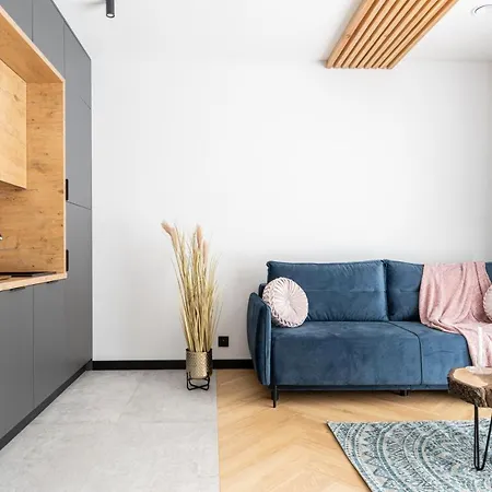 Hotel apartamentowy Wrota Chałubińskiego *