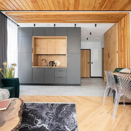 Hotel apartamentowy Wrota Chałubińskiego