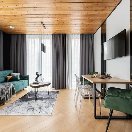 Aparthotel Wrota Chalubinskiego