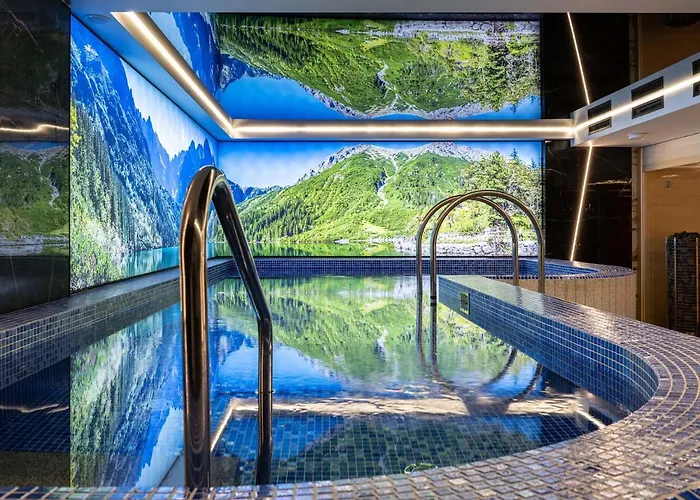 Hotel apartamentowy Wrota Chałubińskiego 4*