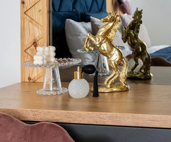 Hotel apartamentowy Wrota Chałubińskiego 4*